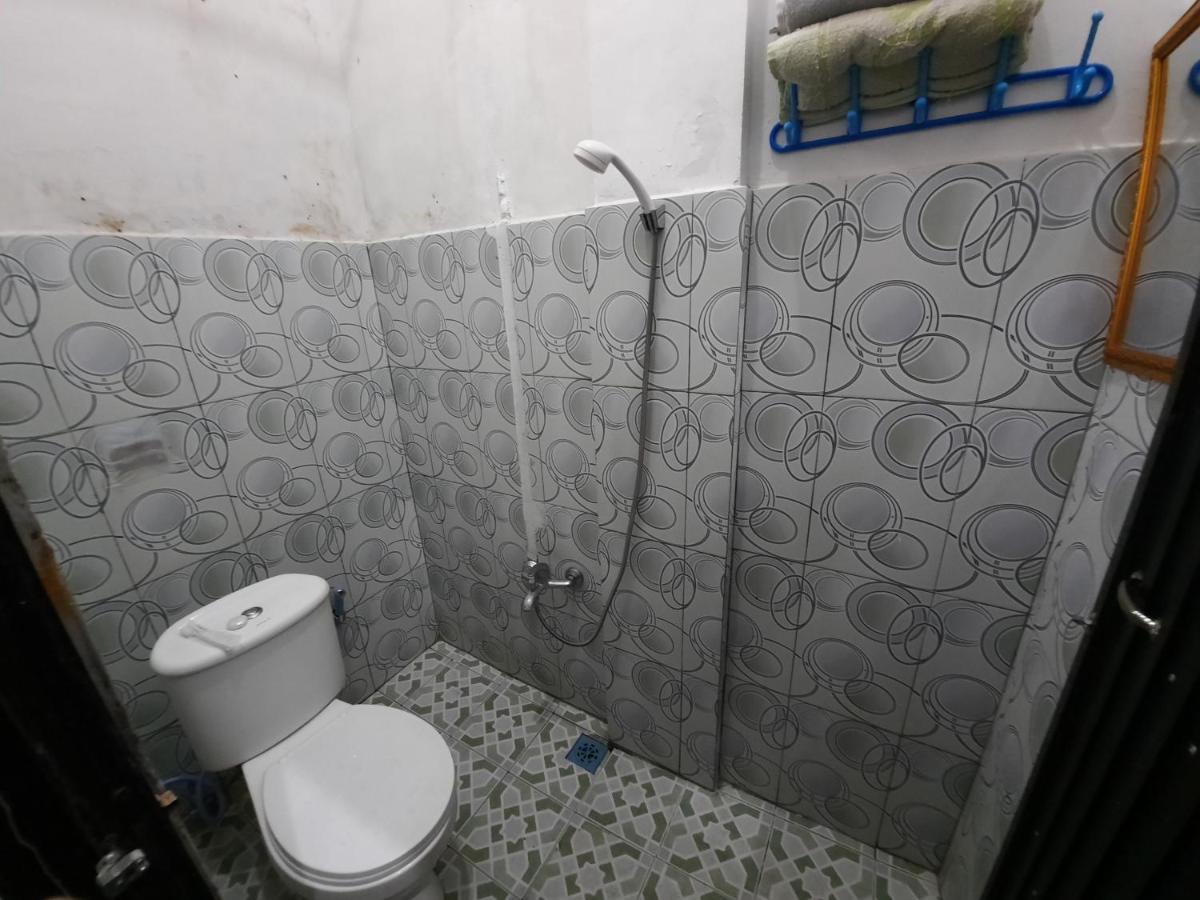 Oyo 3373 Favour Hotel Pagaralam Екстер'єр фото