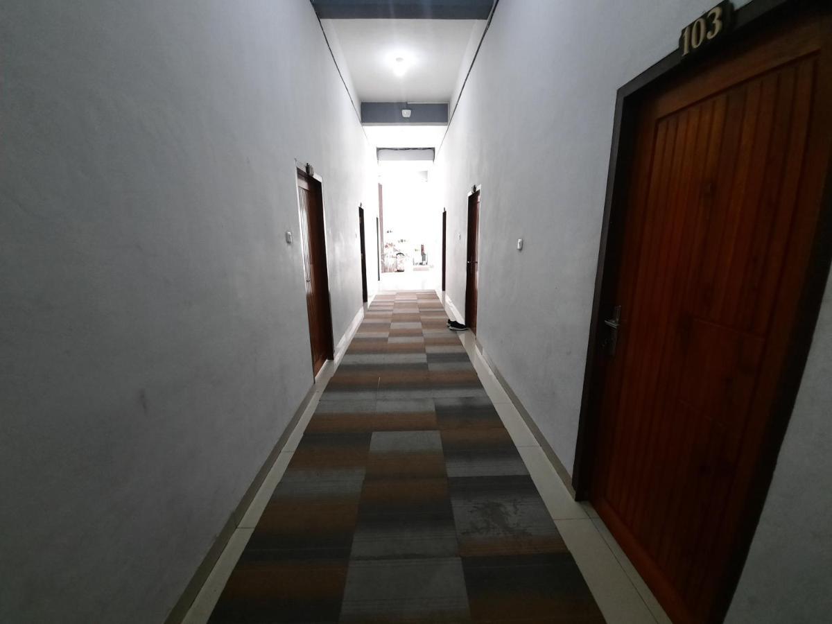 Oyo 3373 Favour Hotel Pagaralam Екстер'єр фото