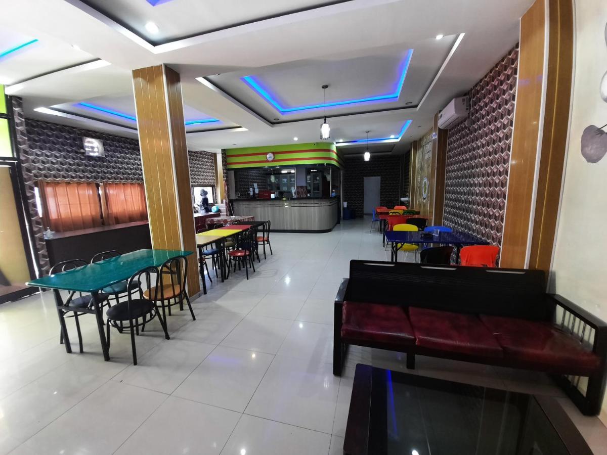 Oyo 3373 Favour Hotel Pagaralam Екстер'єр фото
