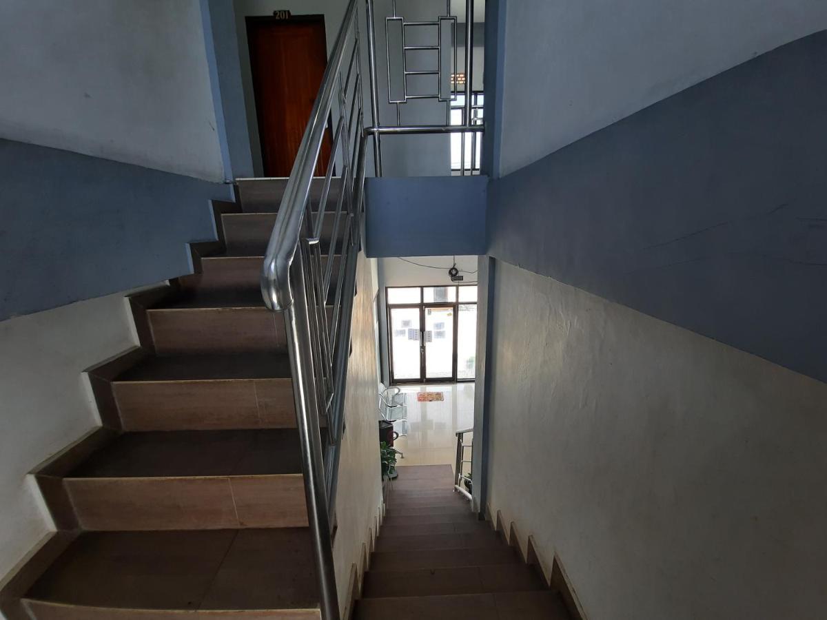 Oyo 3373 Favour Hotel Pagaralam Екстер'єр фото